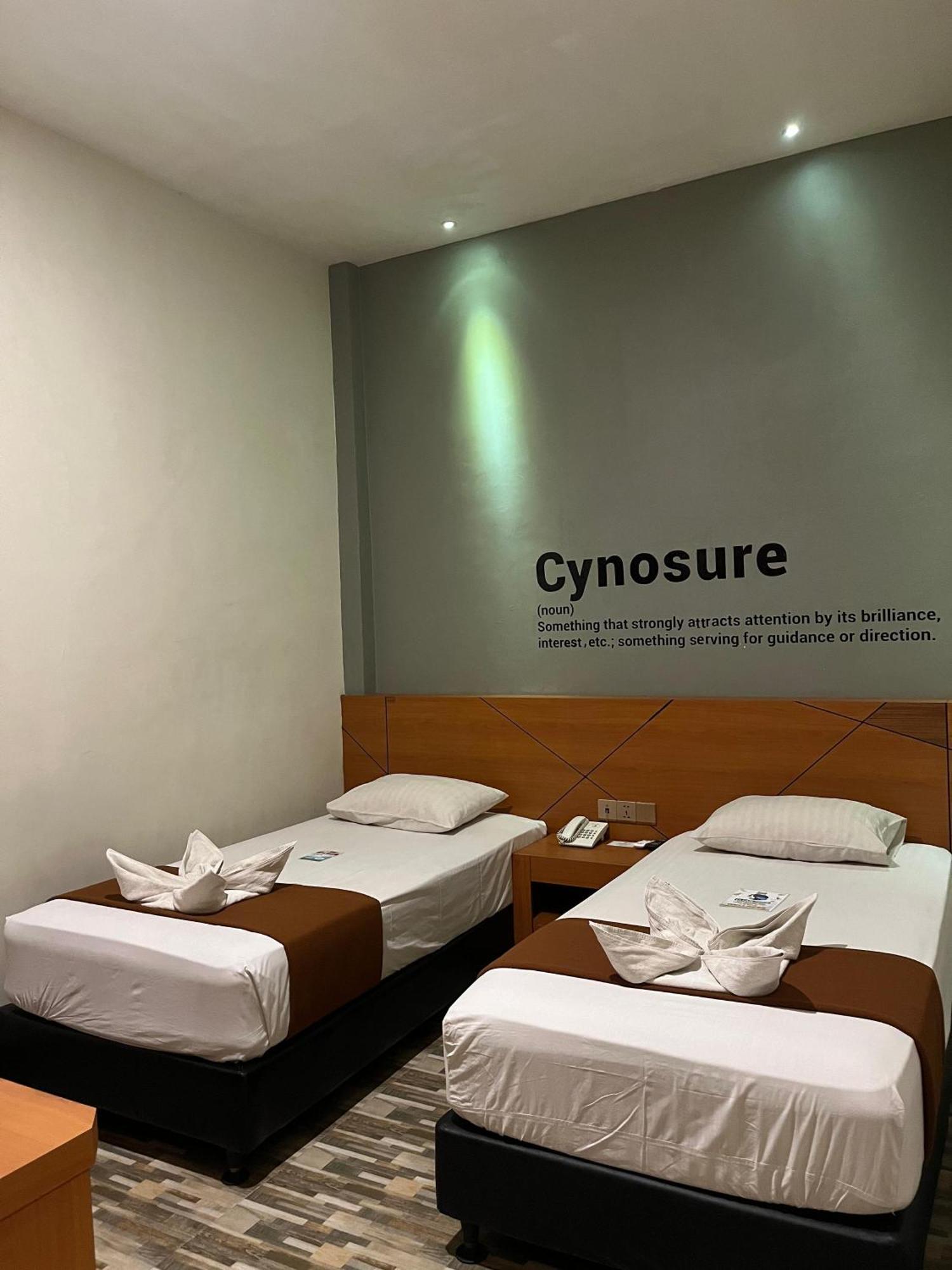 Bless Hotels Sintang Экстерьер фото